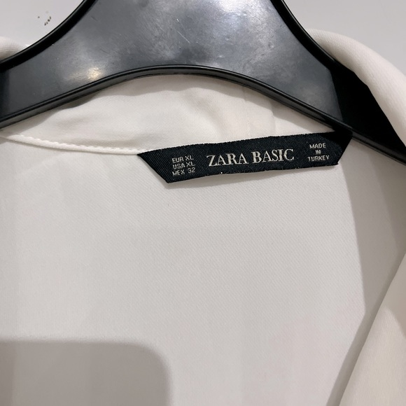 Zara Blouse. Size XL - Picture 2 of 4